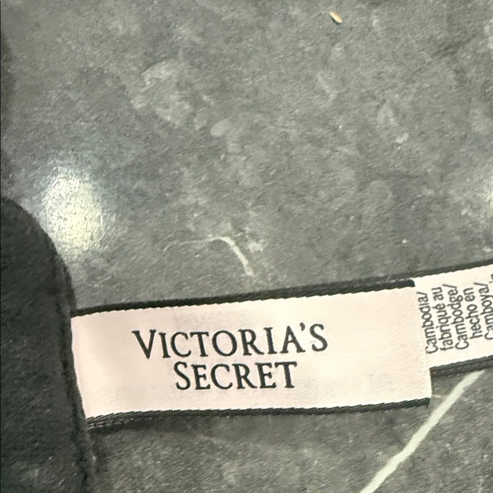 Victoria’s Secret minimizer bra - Picture 2 of 3